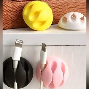 3-Slot Charger Cable Clip